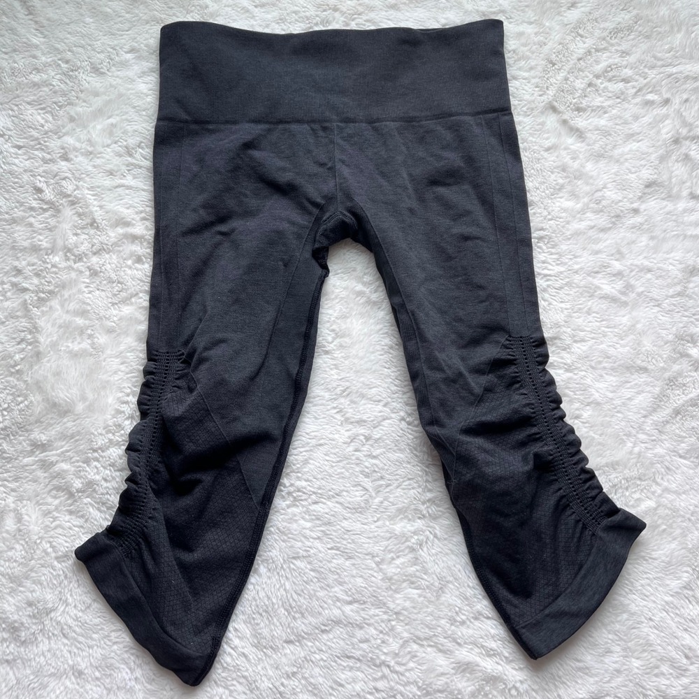 Lululemon Ebb To Street Crop II Gray Ruched Seamless Yoga Leggings Size 6